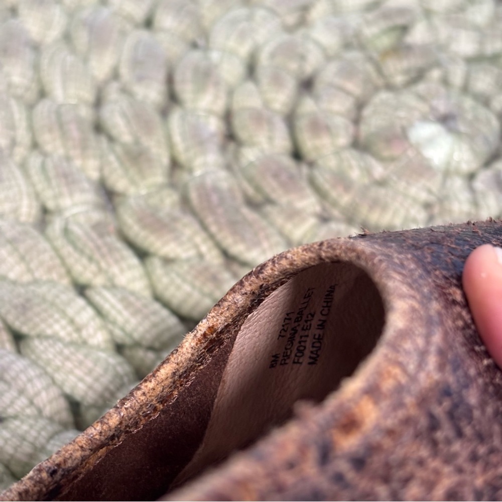 Frye Regina Chocolate Brown Distressed Leather Boho Point Toe Ballet Flat Size 8 - Picture 11 of 11